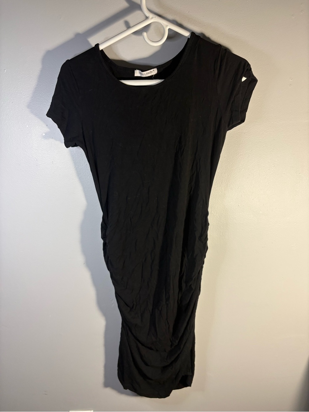 Black Short-Sleeve Midi Dress with Crew Neck